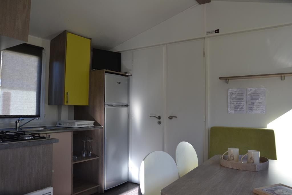 Camping La Mare Aux Fees Hotel Roquefeuil Buitenkant foto