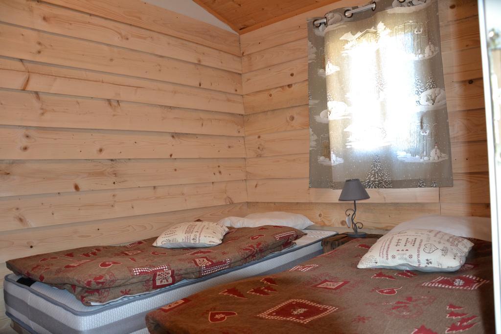 Camping La Mare Aux Fees Hotel Roquefeuil Buitenkant foto