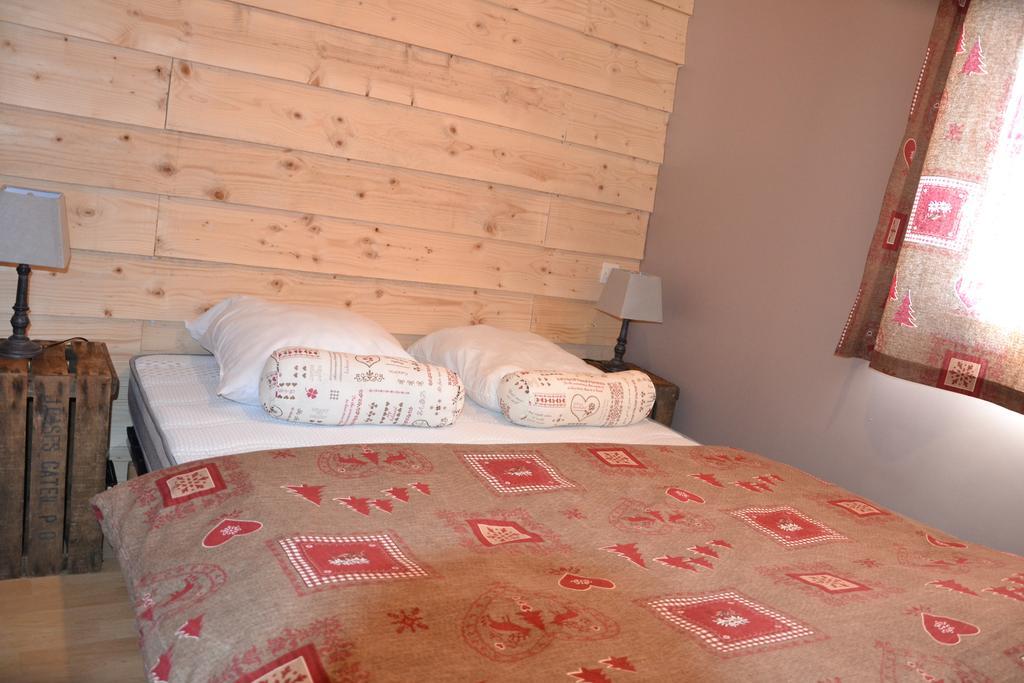 Camping La Mare Aux Fees Hotel Roquefeuil Buitenkant foto