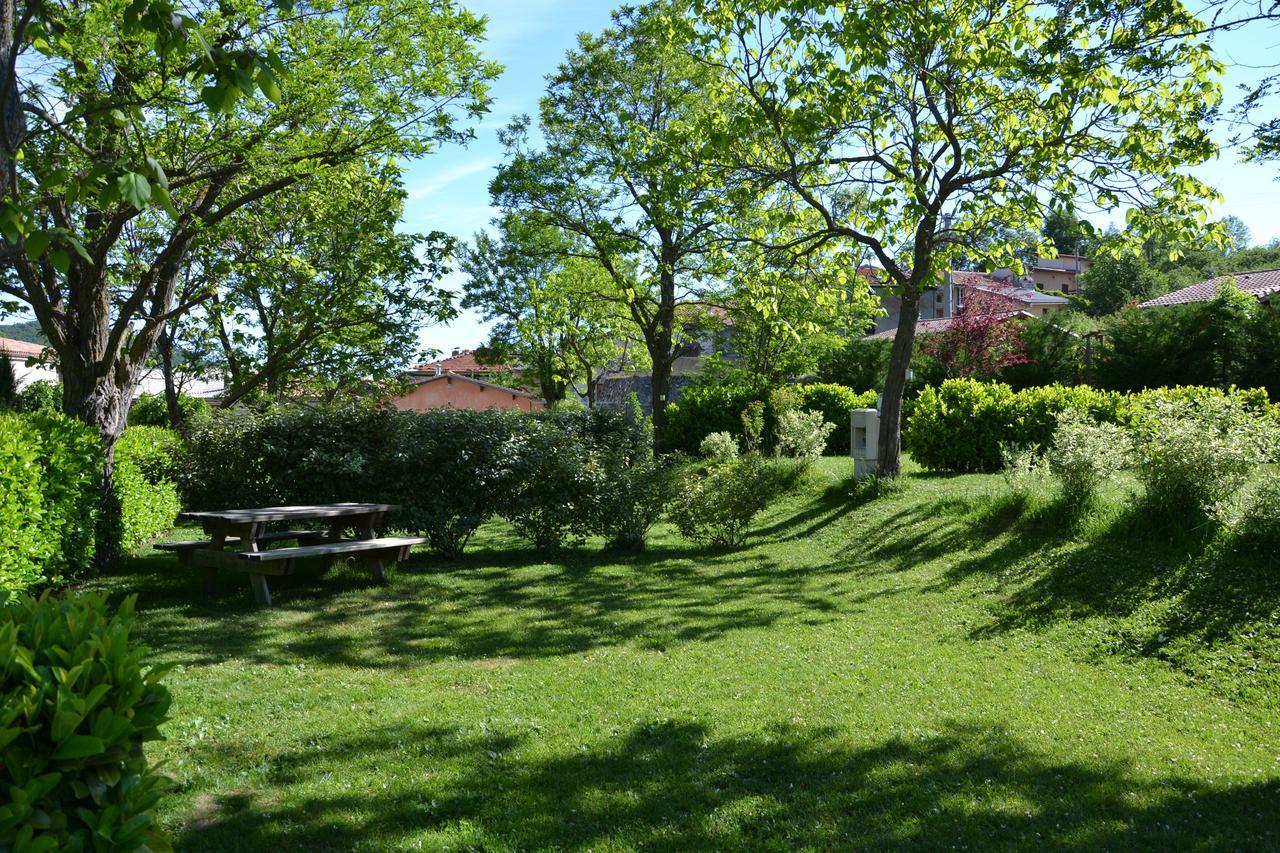 Camping La Mare Aux Fees Hotel Roquefeuil Buitenkant foto