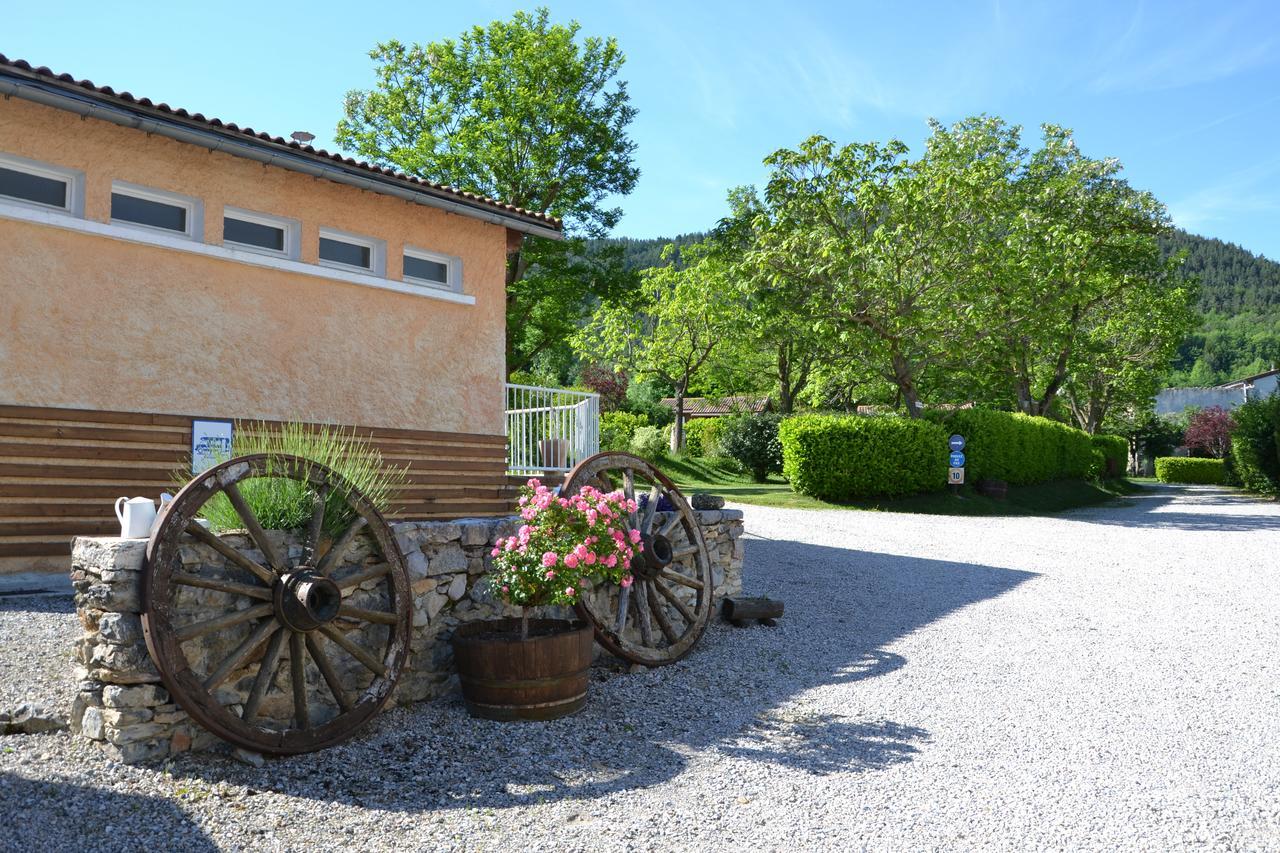 Camping La Mare Aux Fees Hotel Roquefeuil Buitenkant foto
