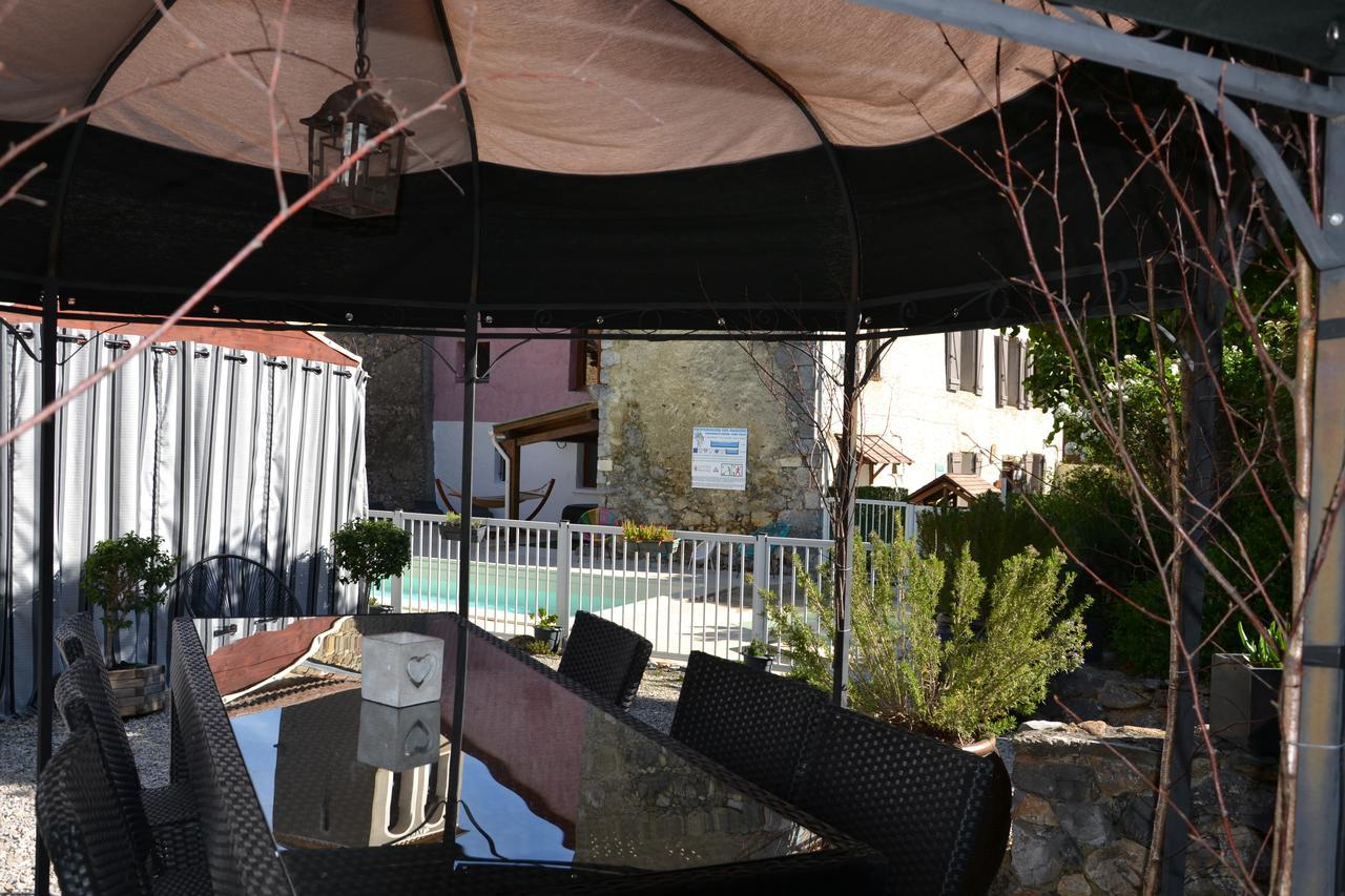 Camping La Mare Aux Fees Hotel Roquefeuil Buitenkant foto