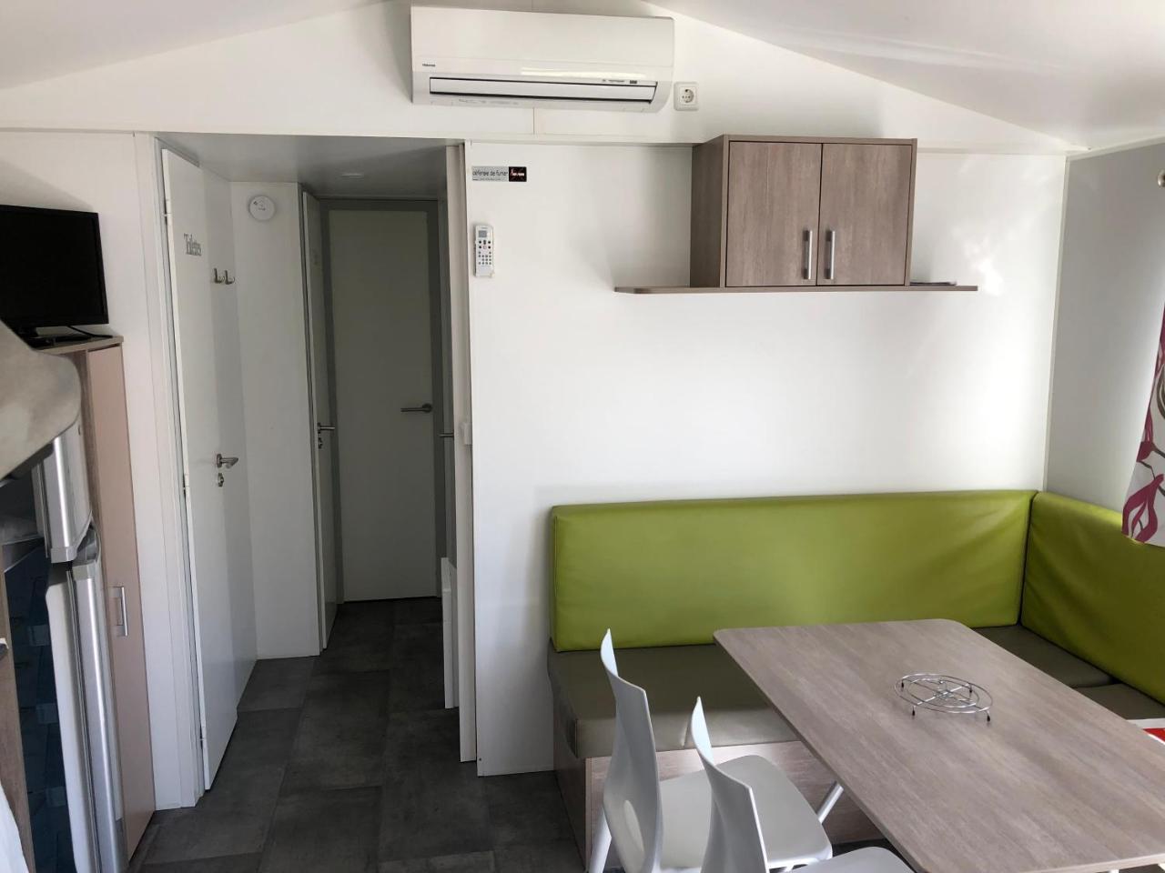 Camping La Mare Aux Fees Hotel Roquefeuil Buitenkant foto
